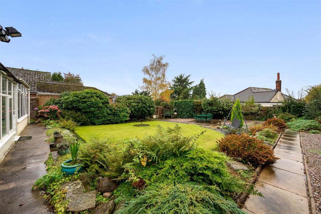 3 bedroom detached bungalow for sale in Ravenwood Drive, Hale Barns, WA15